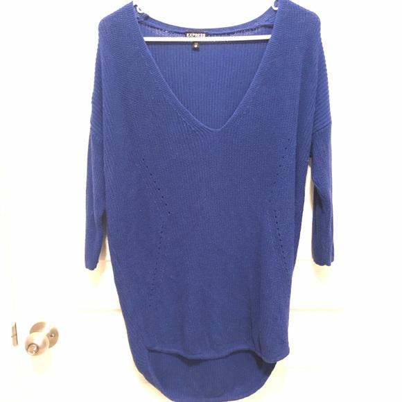 Express Sweaters - Express VNeck Sweater 3/4 sleeves size XS Express Sweaters - Express VNeck Sweater 3/4 sleeves size XS